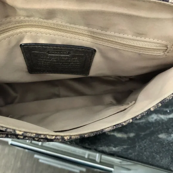 Coach Taylor Purse 2013 - Picture 4 of 7